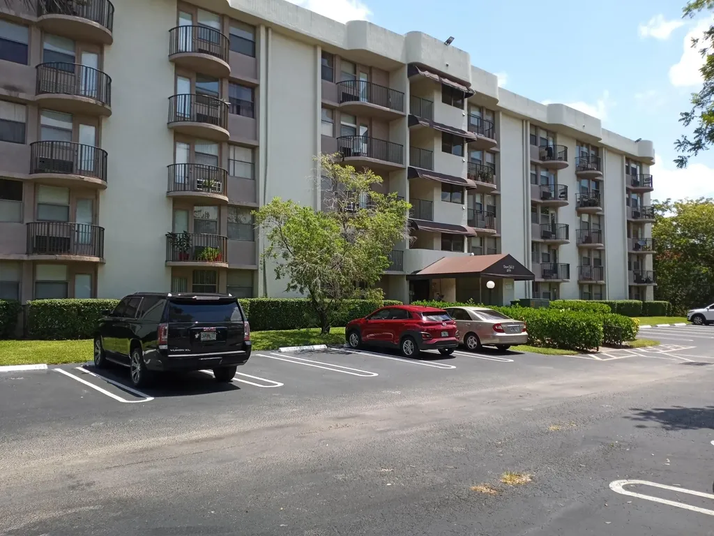 2771 Riverside Drive Coral Springs FL 33065