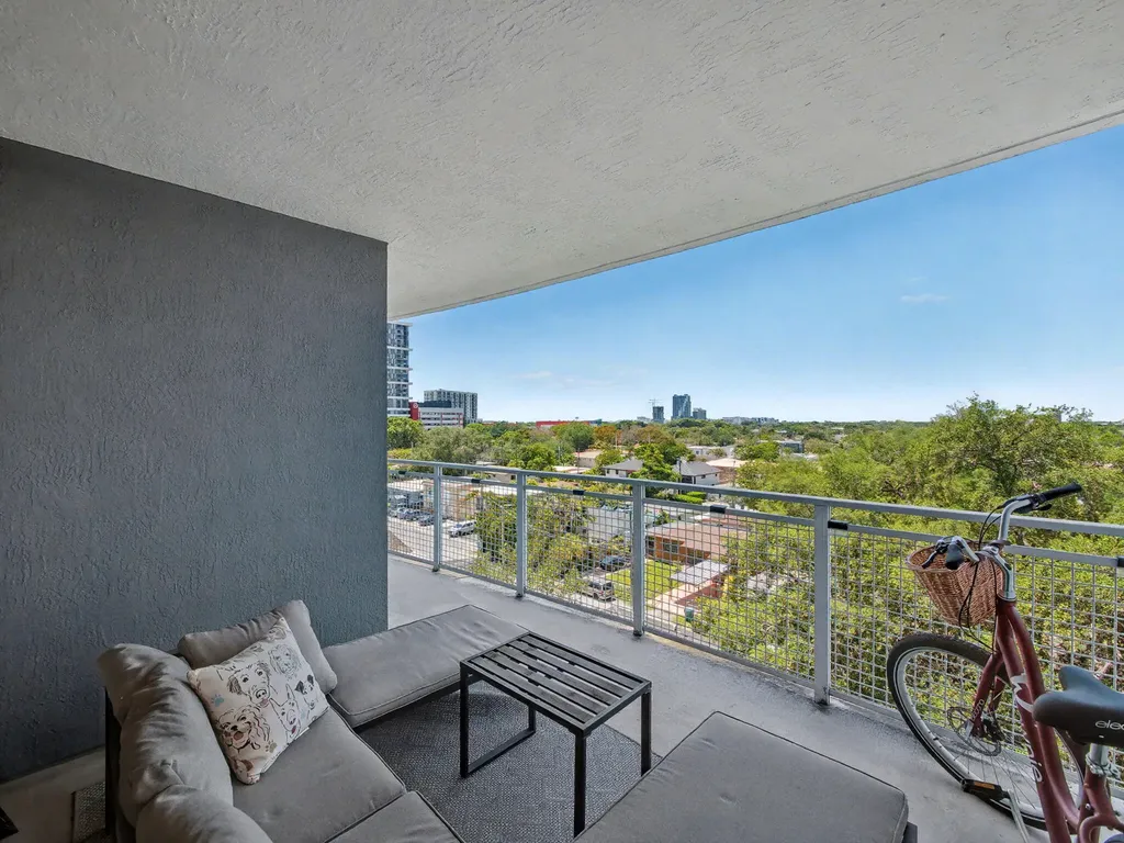 2600 SW 27th Avenue Miami FL 33133