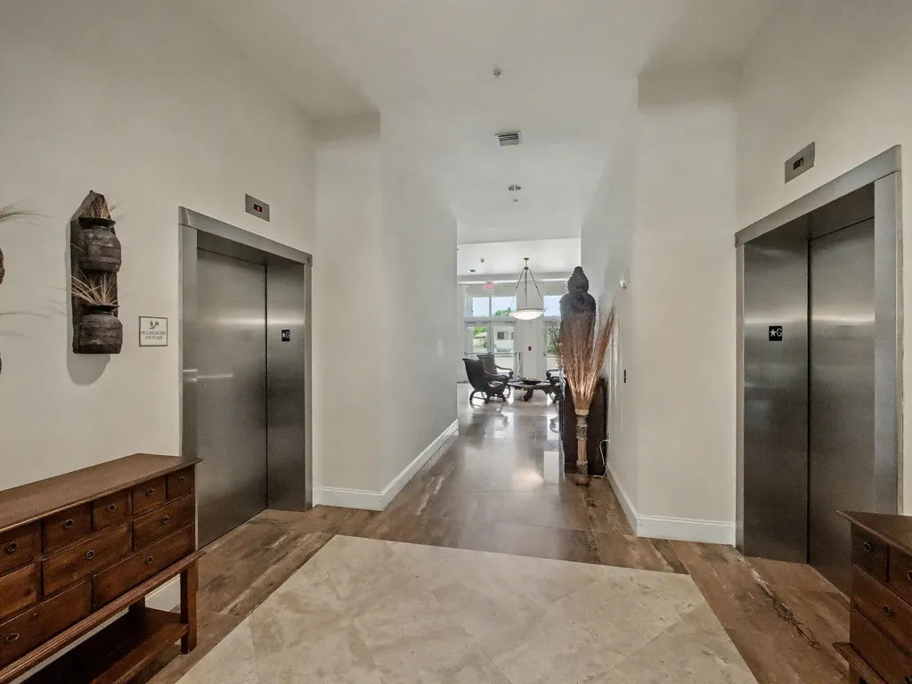 2600 SW 27th Avenue Miami FL 33133