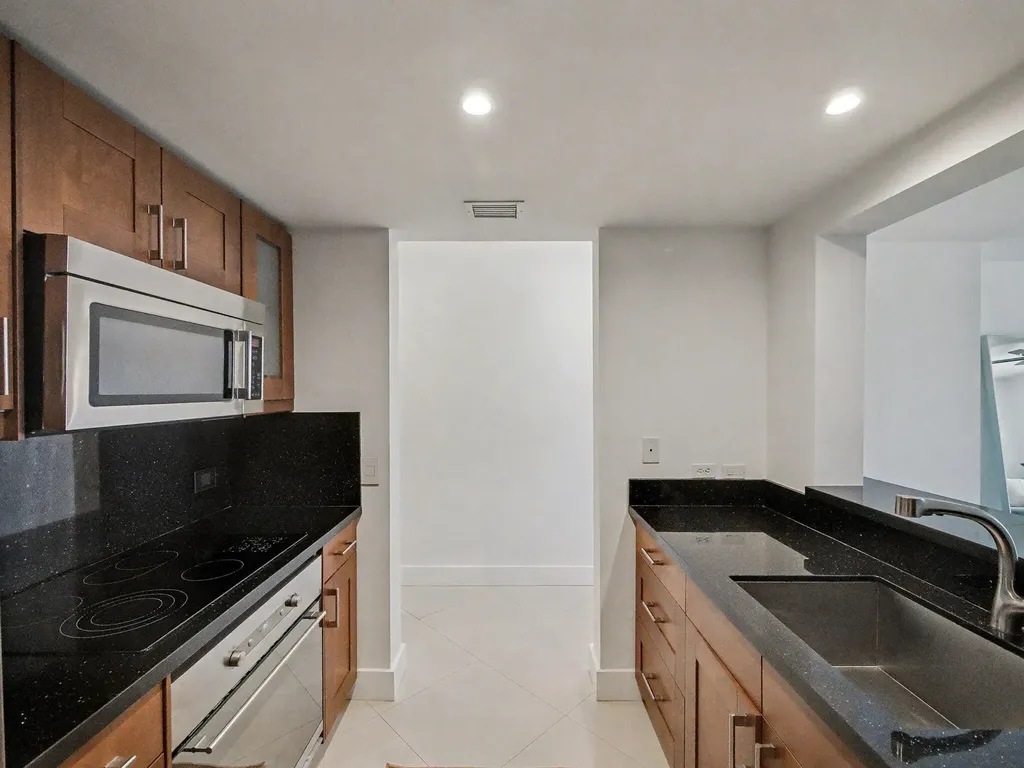 2600 SW 27th Avenue Miami FL 33133