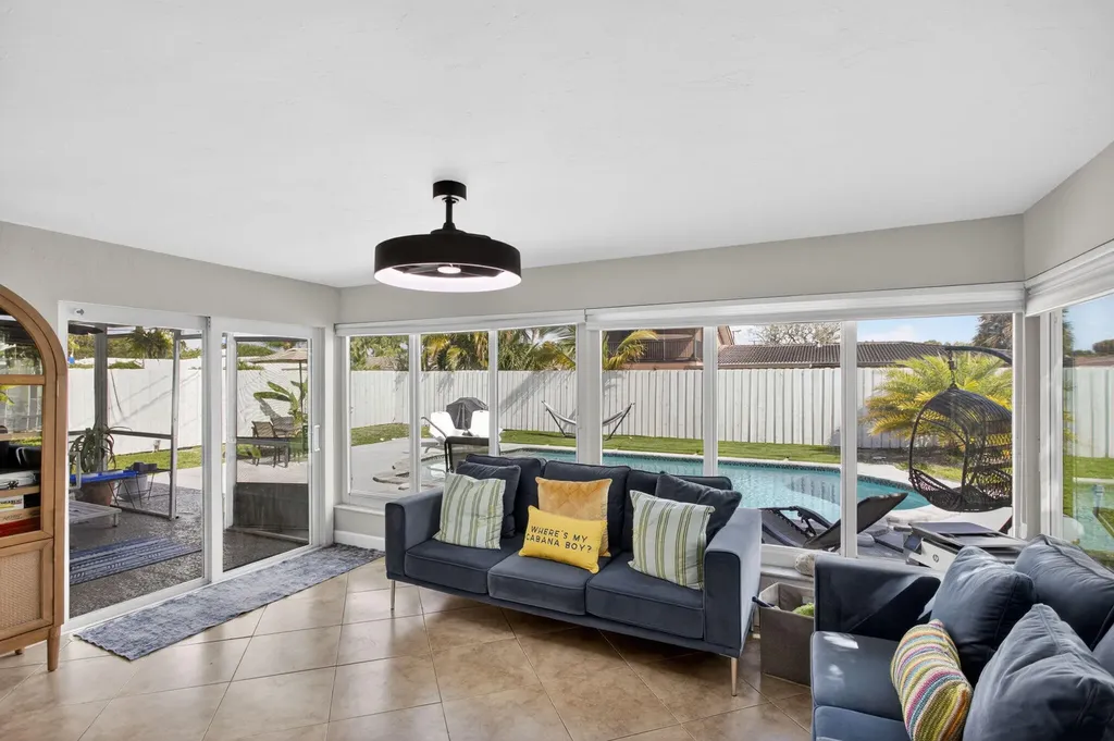 571 SE 14th Street Pompano Beach FL 33060