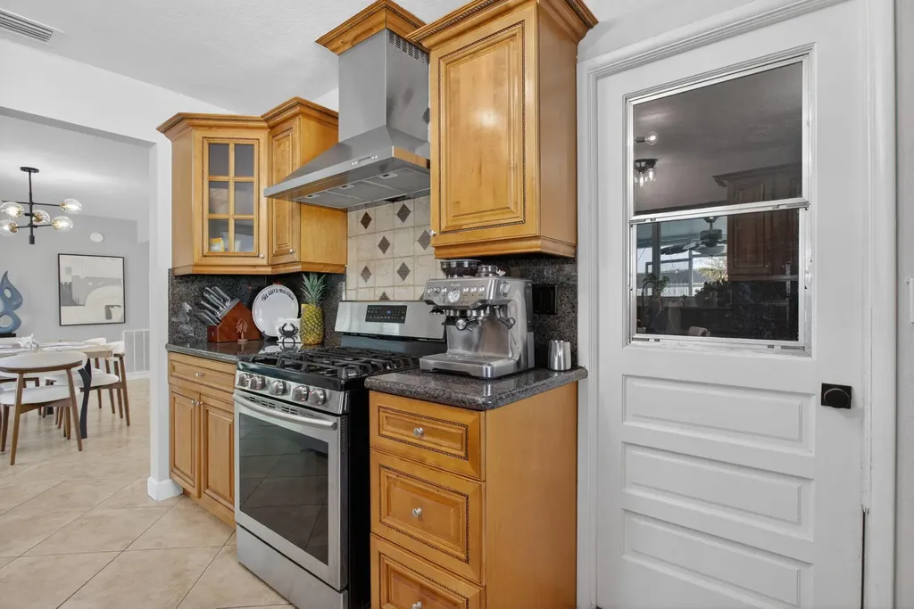 571 SE 14th Street Pompano Beach FL 33060