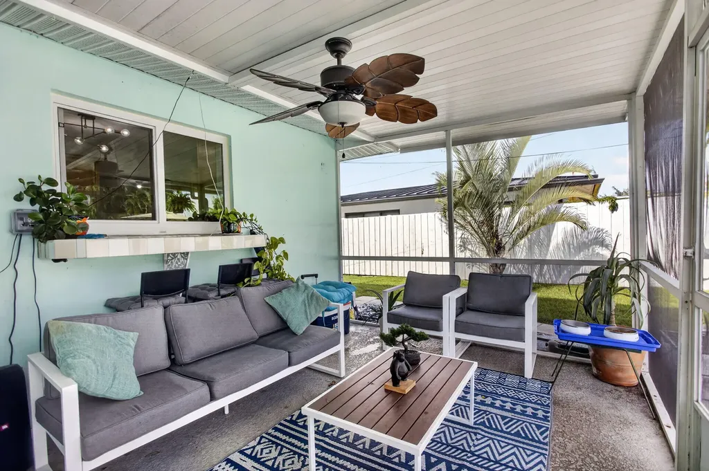 571 SE 14th Street Pompano Beach FL 33060