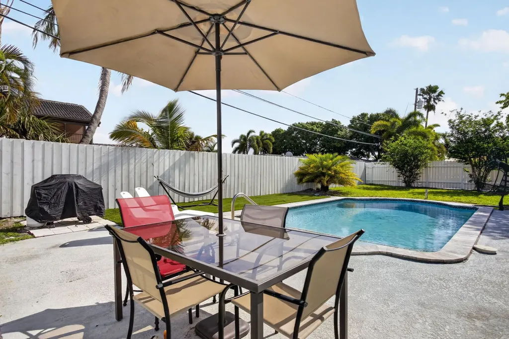 571 SE 14th Street Pompano Beach FL 33060