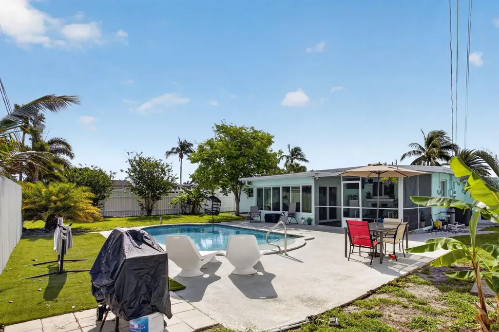 571 SE 14th Street Pompano Beach FL 33060