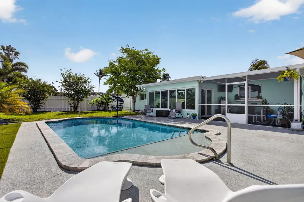 571 SE 14th Street Pompano Beach FL 33060