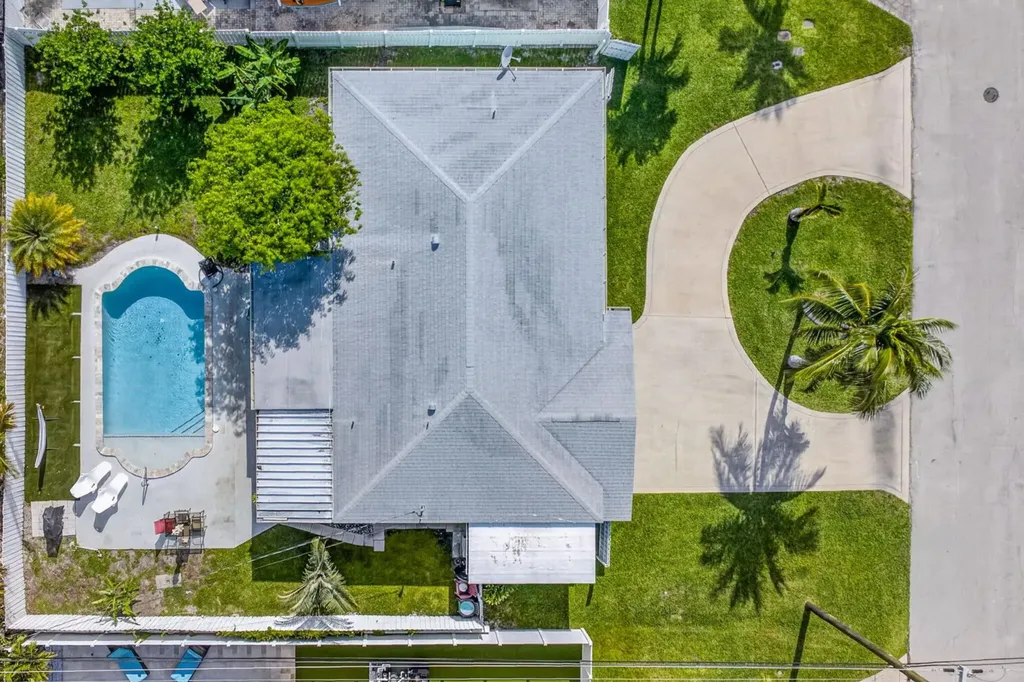 571 SE 14th Street Pompano Beach FL 33060