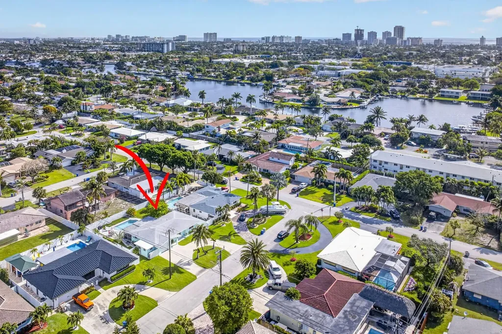 571 SE 14th Street Pompano Beach FL 33060