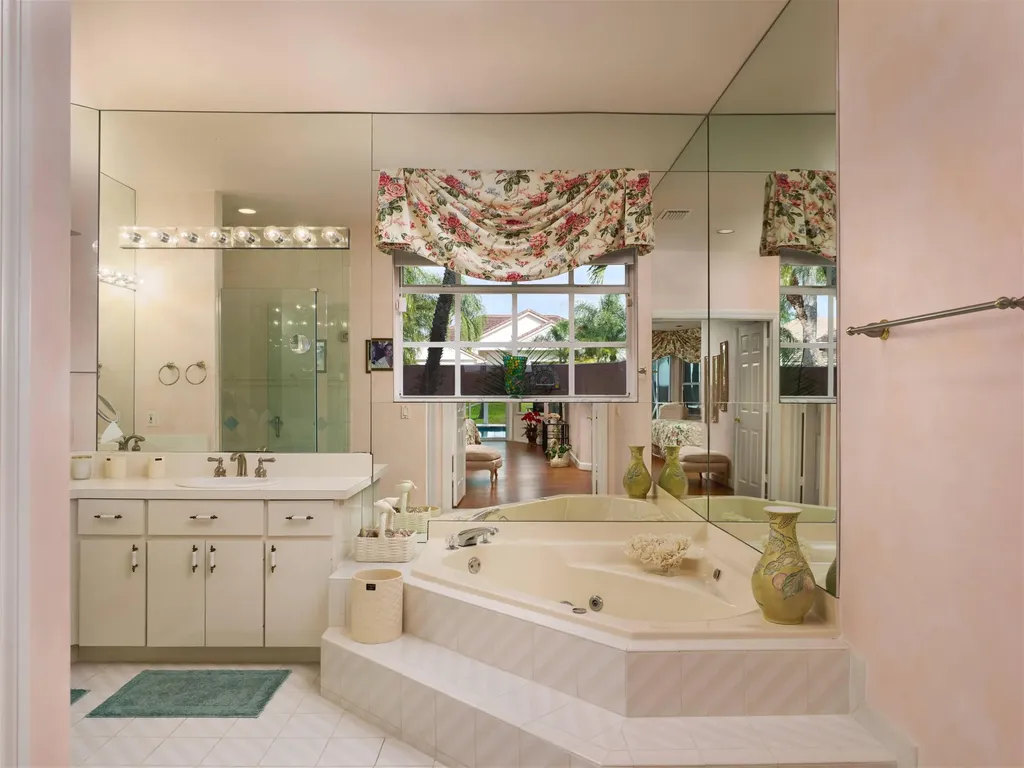 70 Cayman Place Palm Beach Gardens FL 33418