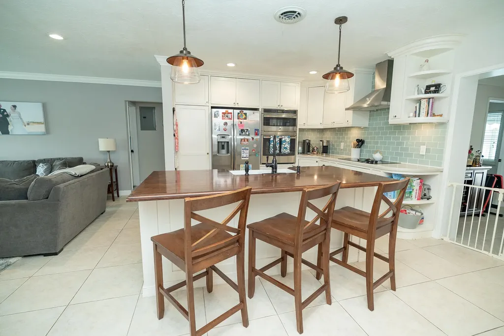 421 SE 4th Terrace Pompano Beach FL 33060