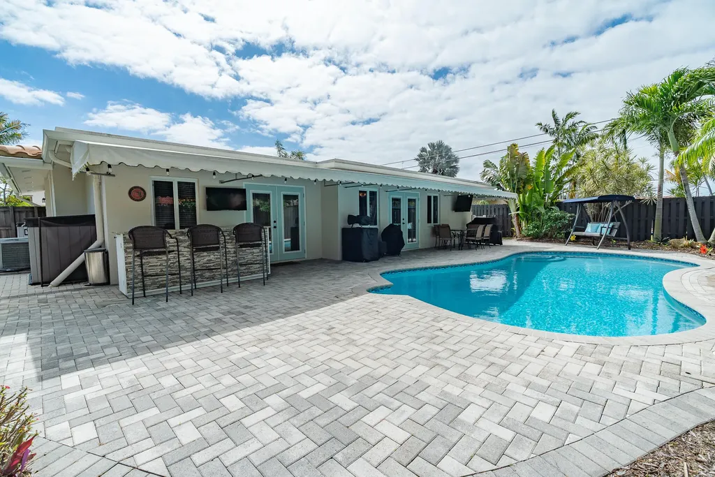 421 SE 4th Terrace Pompano Beach FL 33060