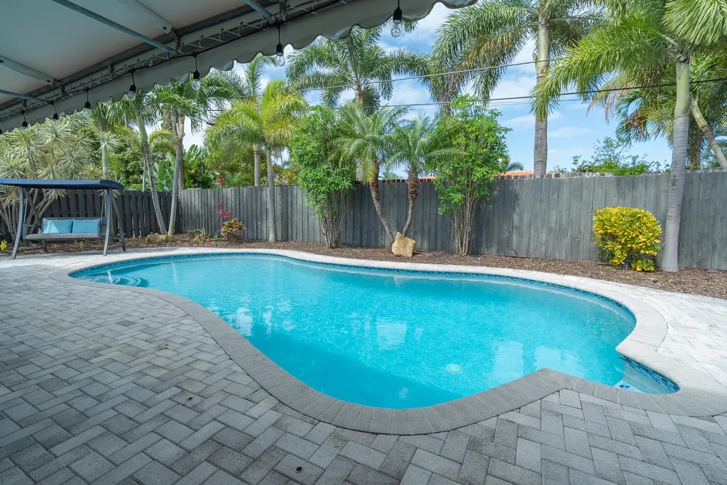 421 SE 4th Terrace Pompano Beach FL 33060
