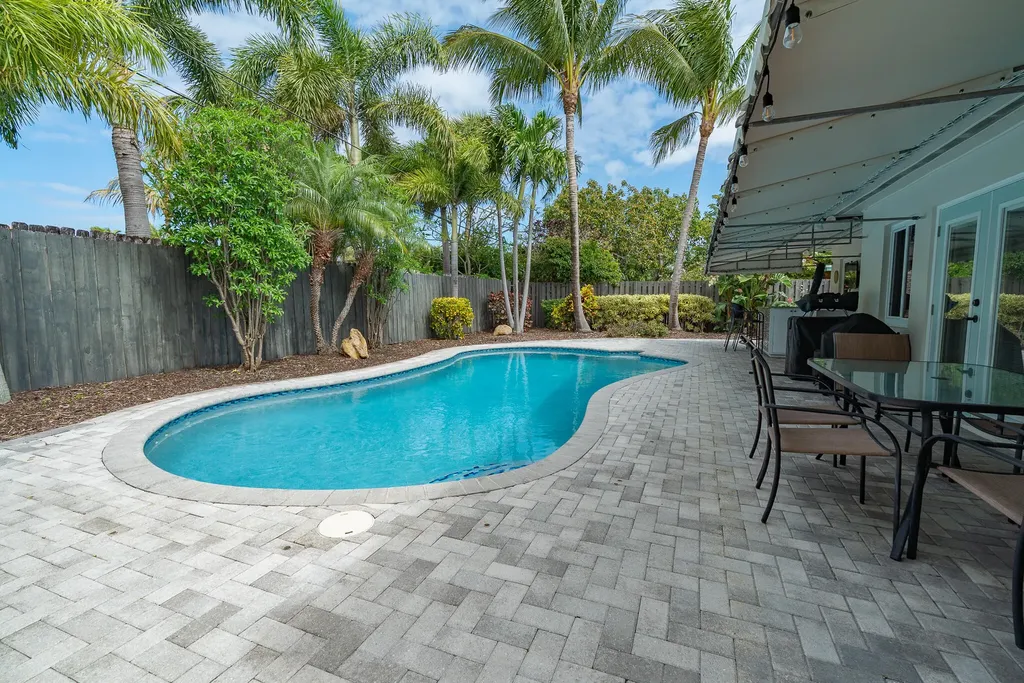 421 SE 4th Terrace Pompano Beach FL 33060