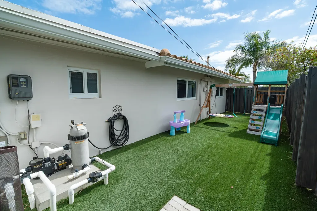 421 SE 4th Terrace Pompano Beach FL 33060