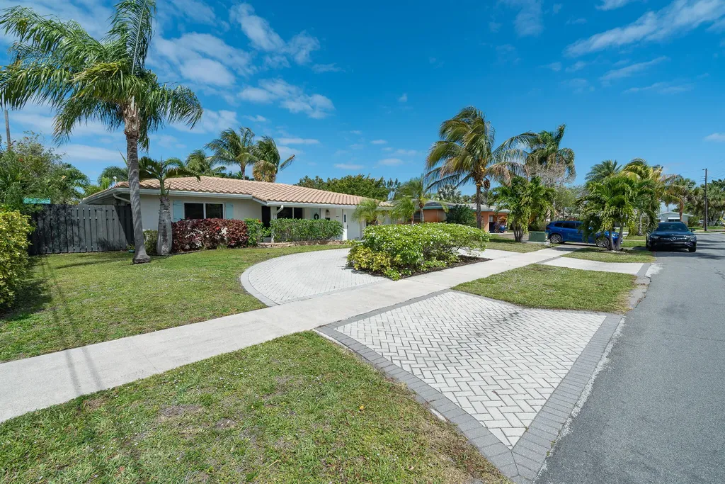 421 SE 4th Terrace Pompano Beach FL 33060