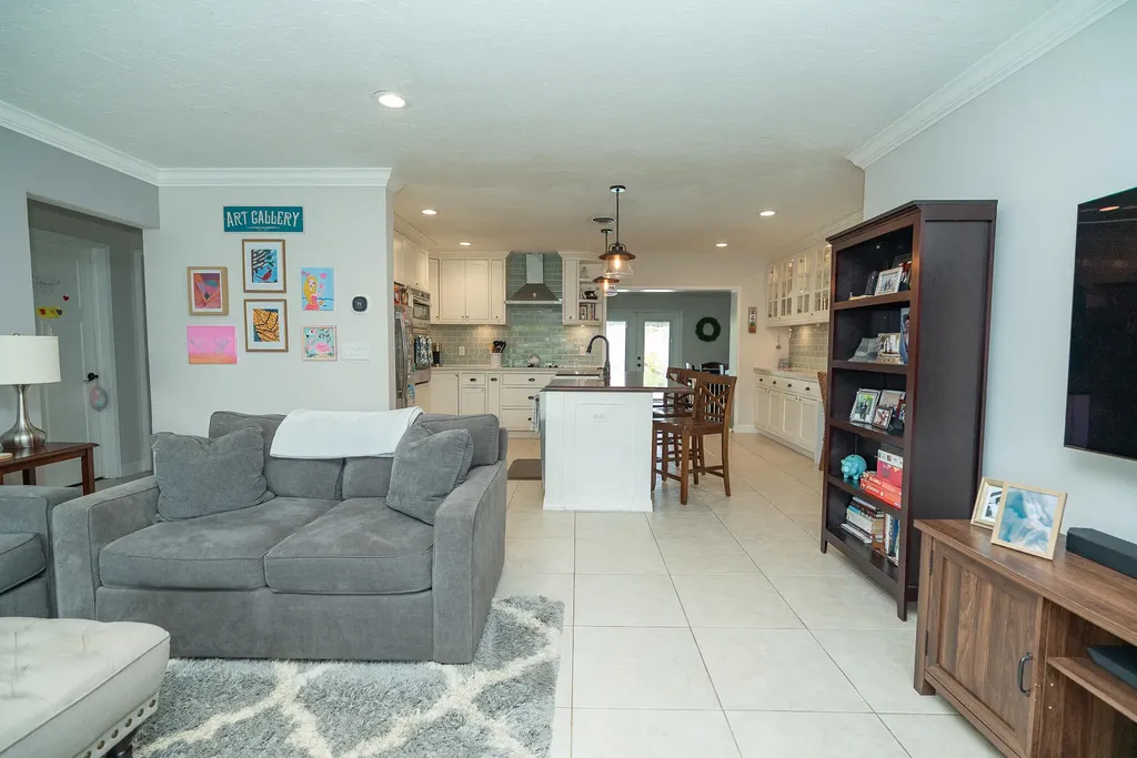 421 SE 4th Terrace Pompano Beach FL 33060