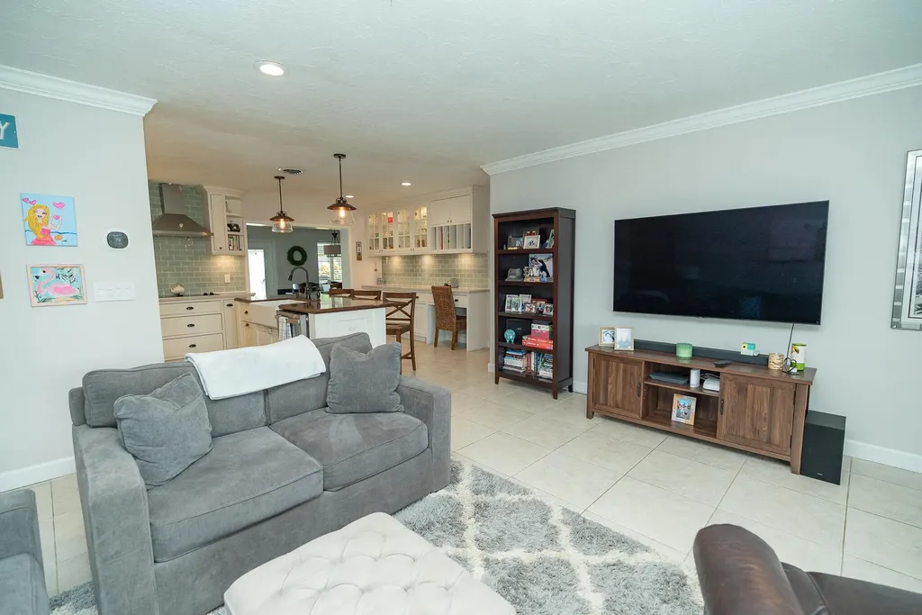 421 SE 4th Terrace Pompano Beach FL 33060