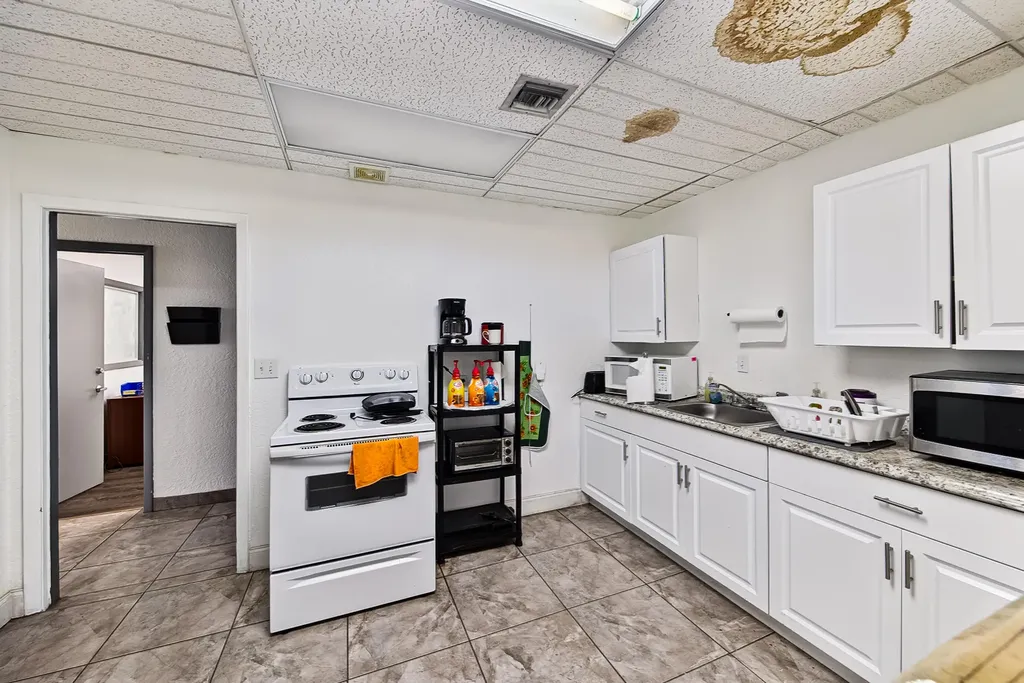 936 NW 1st Street Fort Lauderdale FL 33311