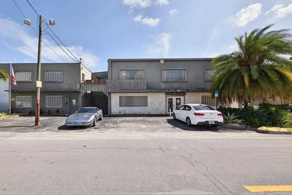 936 NW 1st Street Fort Lauderdale FL 33311