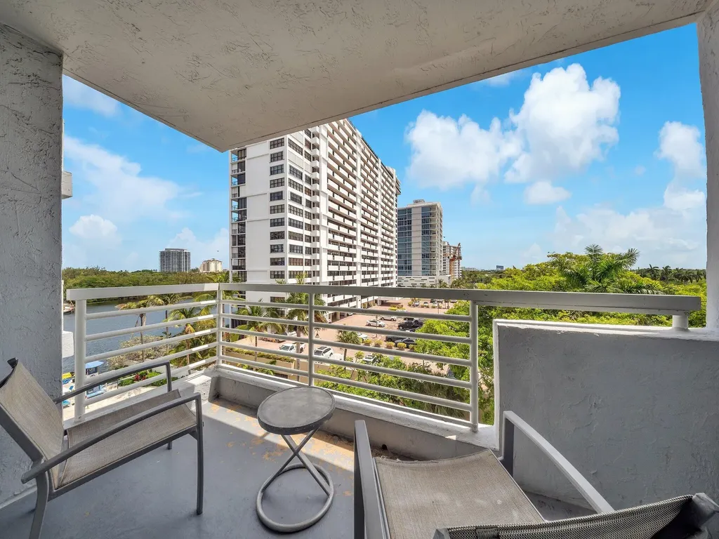 2670 E Sunrise Boulevard Fort Lauderdale FL 33304