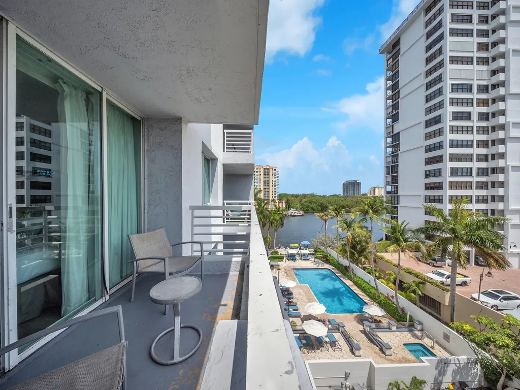 2670 E Sunrise Boulevard Fort Lauderdale FL 33304