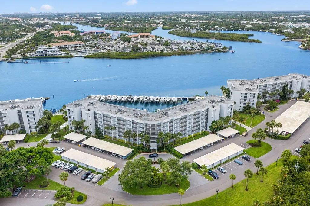 1648 Jupiter Cove Drive Jupiter FL 33469