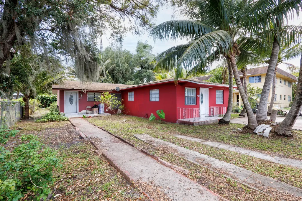 426 NE 166th Street North Miami Beach FL 33162