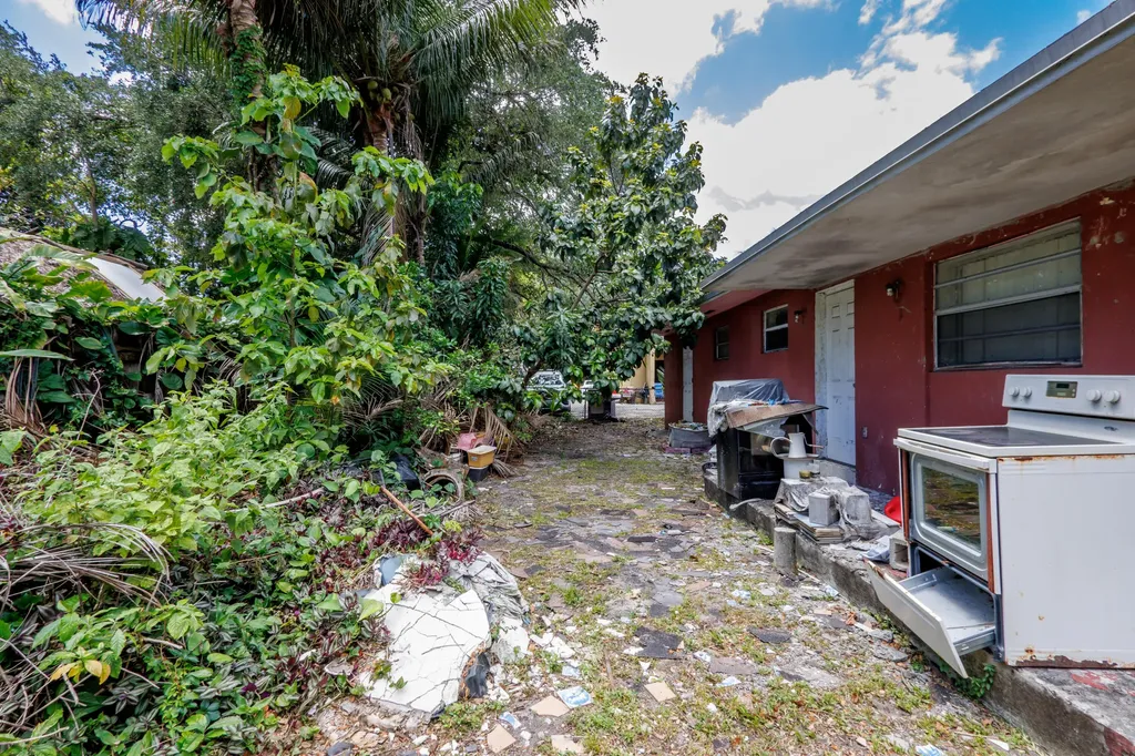 426 NE 166th Street North Miami Beach FL 33162