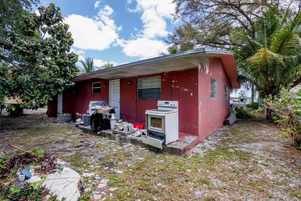426 NE 166th Street North Miami Beach FL 33162