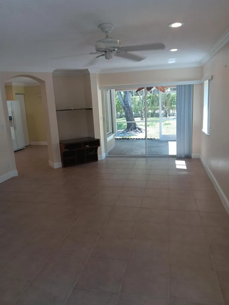 4983 W Pinemore Lane Lake Worth FL 33463