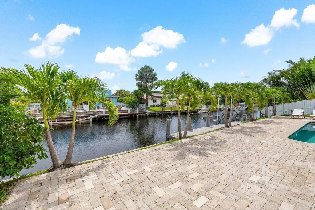 1366 SW 4th Court Boca Raton FL 33432