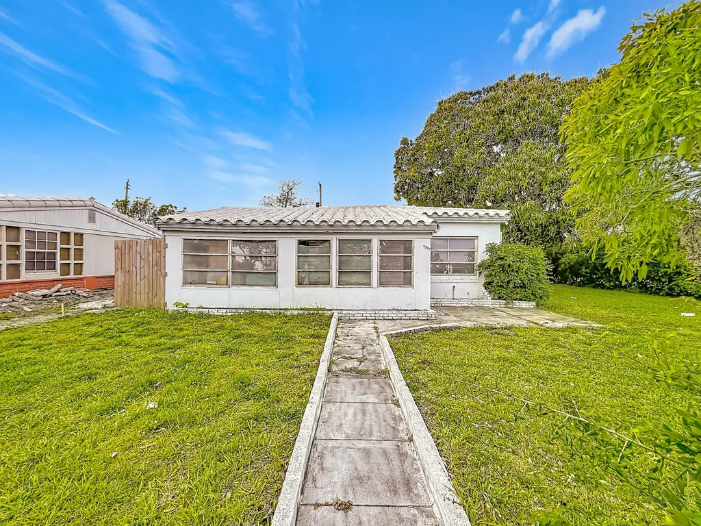 17590 NE 19th Avenue North Miami Beach FL 33162