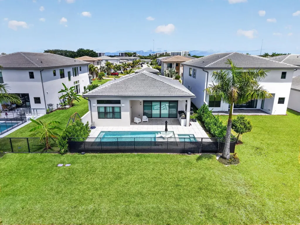 20033 Hirono Lane Boca Raton FL 33434
