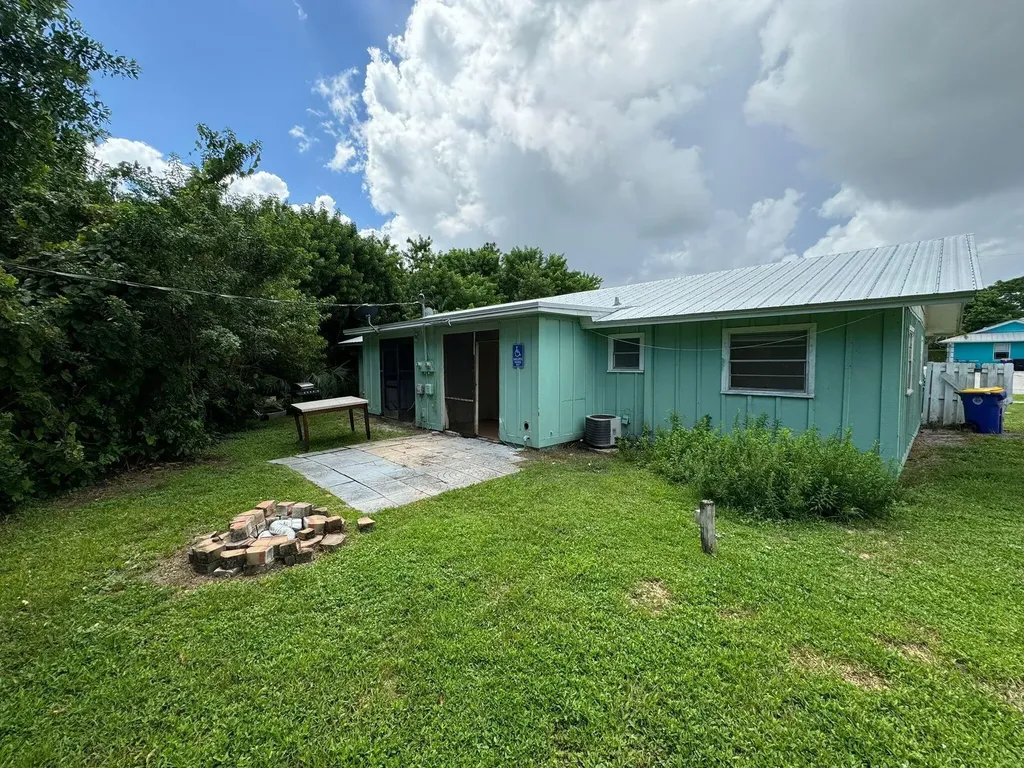 3002 SE Camino Avenue Stuart FL 34997
