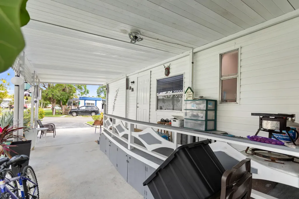 2961 SW 52nd Terrace Davie FL 33314