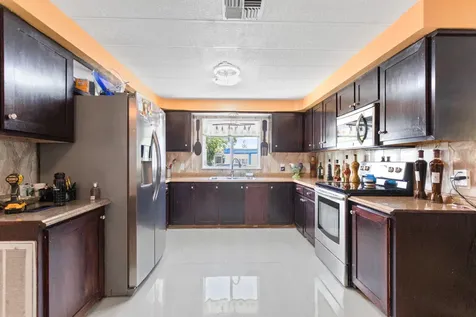 2961 SW 52nd Terrace Davie FL 33314
