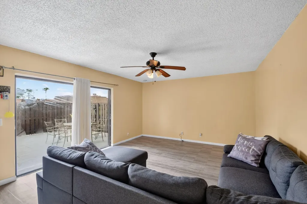 4175 Turnberry Circle Lake Worth FL 33467