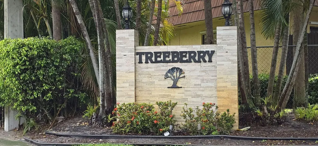 4175 Turnberry Circle Lake Worth FL 33467