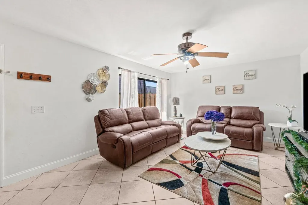 7529 E Courtyard Run E Boca Raton FL 33433