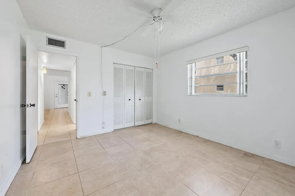 869 S Flanders S Delray Beach FL 33484