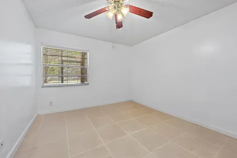 869 S Flanders S Delray Beach FL 33484
