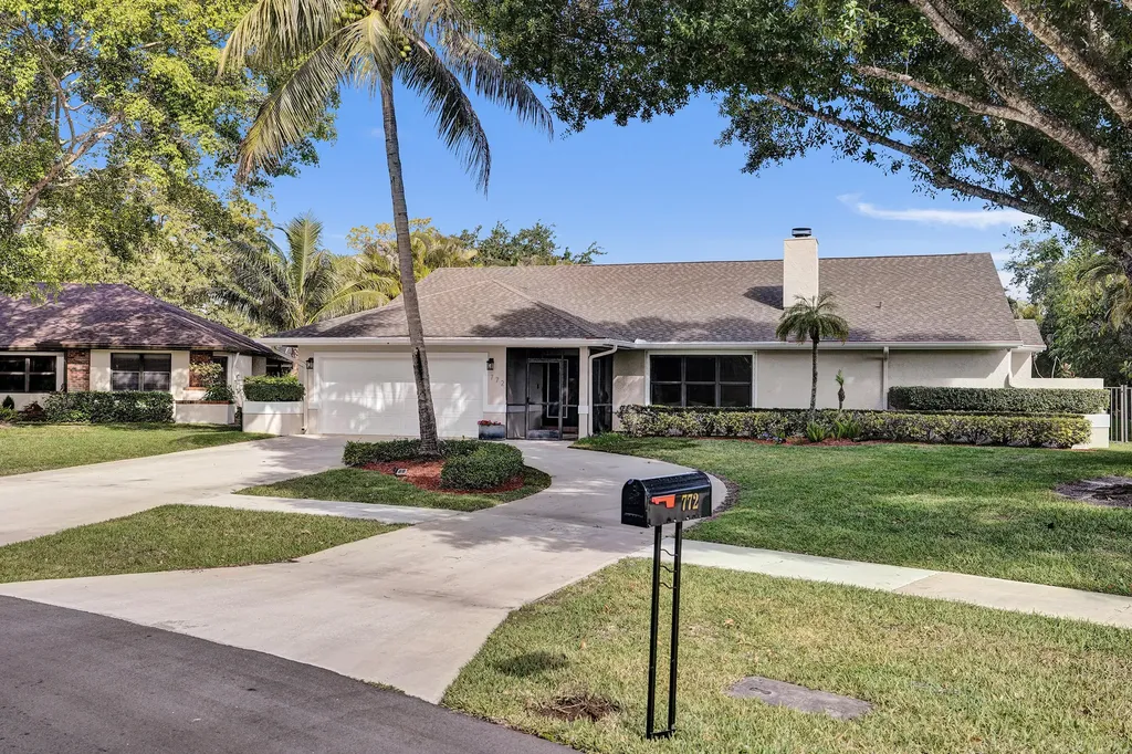 772 Juniper Place Wellington FL 33414