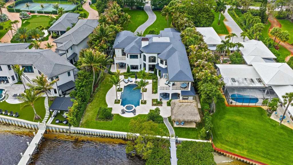 19020 Point Drive Tequesta FL 33469