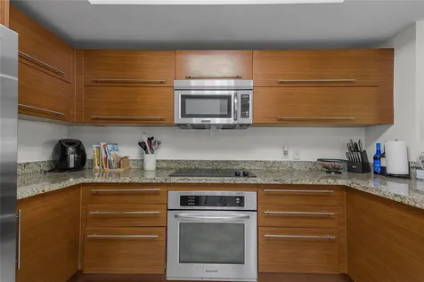 2641 N Flamingo Road Sunrise FL 33323