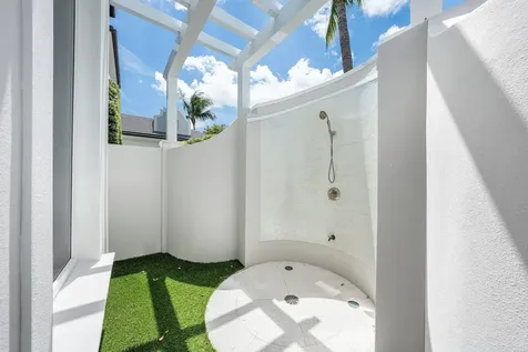 2530 Avenue Au Soleil Gulf Stream FL 33483