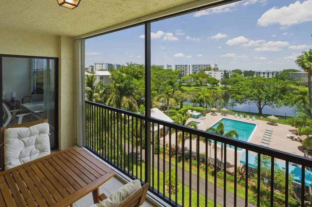 2205 S Cypress Bend Drive Pompano Beach FL 33069