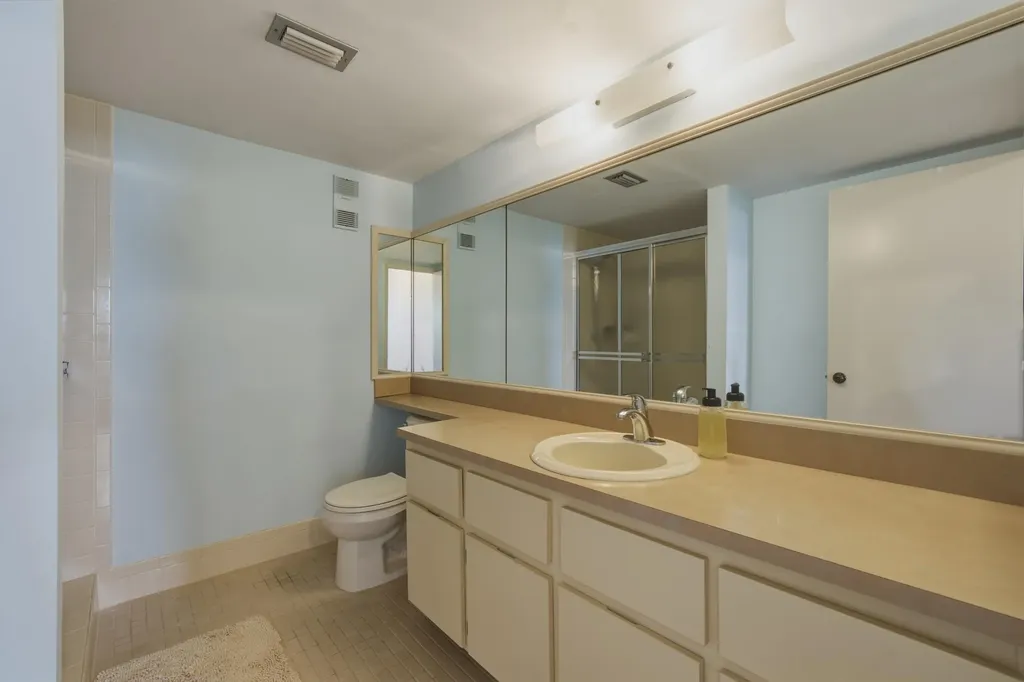 2205 S Cypress Bend Drive Pompano Beach FL 33069