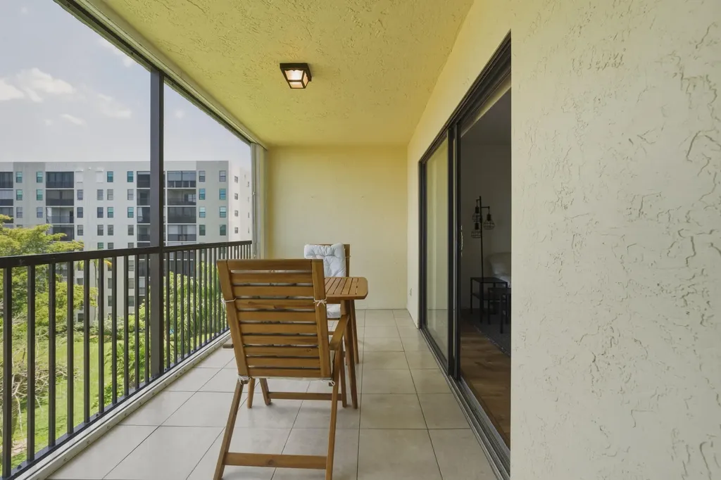 2205 S Cypress Bend Drive Pompano Beach FL 33069