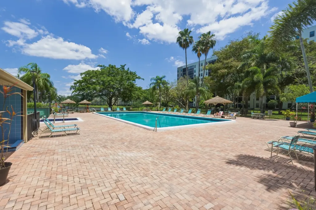 2205 S Cypress Bend Drive Pompano Beach FL 33069