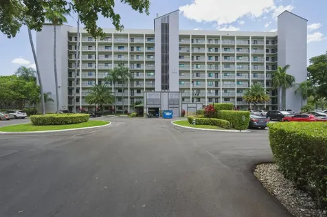 2205 S Cypress Bend Drive Pompano Beach FL 33069